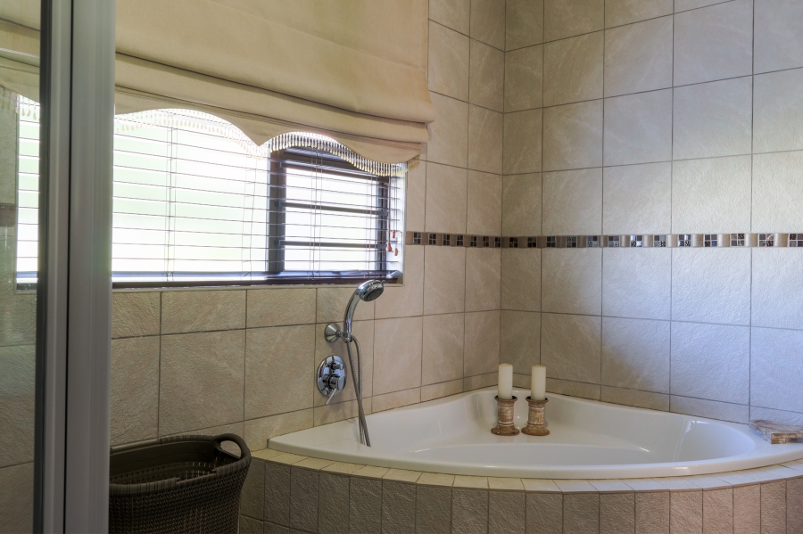 3 Bedroom Property for Sale in Van Der Hoff Park North West